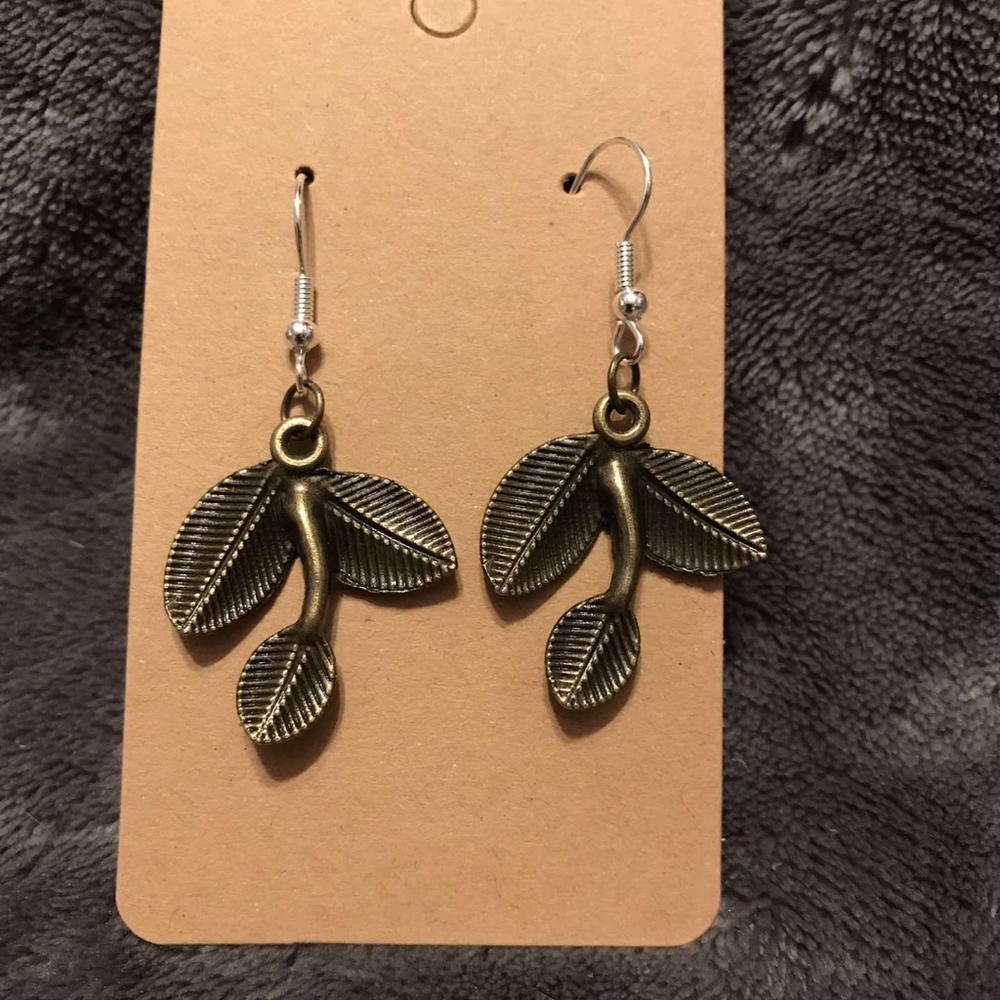 7 sets of earrings